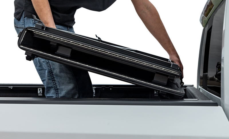 Access LOMAX Pro Series 22-24 Toyota Tundra 5ft6in Bed Professional Series Cover