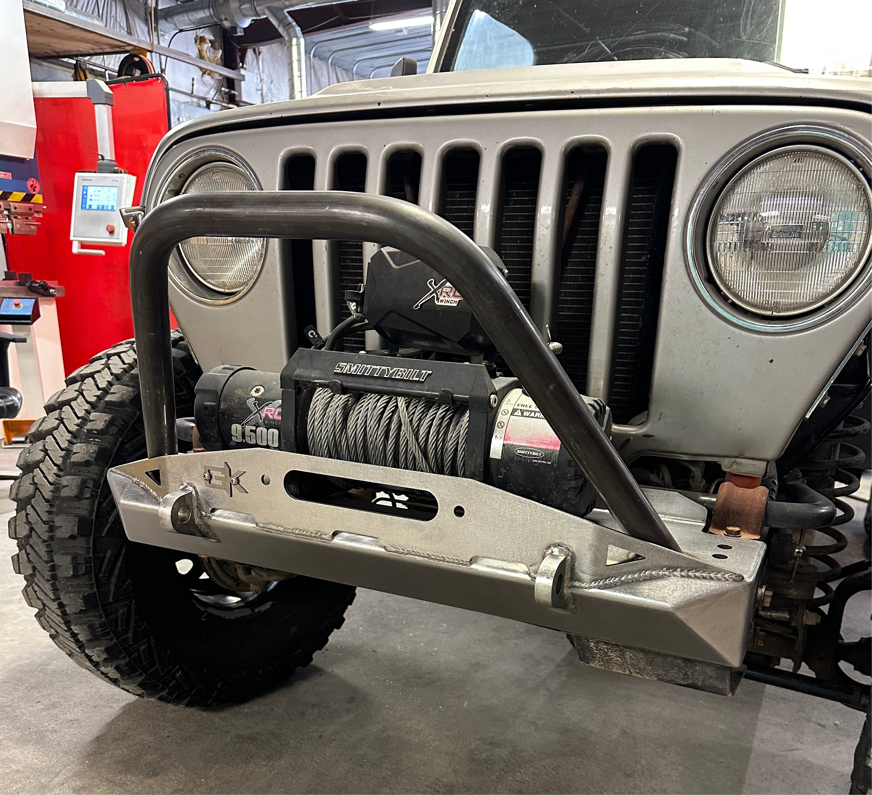 Front Diamond Series Stubby Bumper for Jeep TJ Wrangler (97-06) By Gatekeeper Off-Road