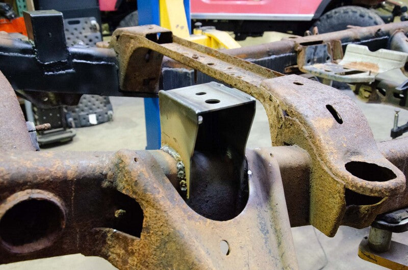Rustbuster Front Bed Mount Right Side