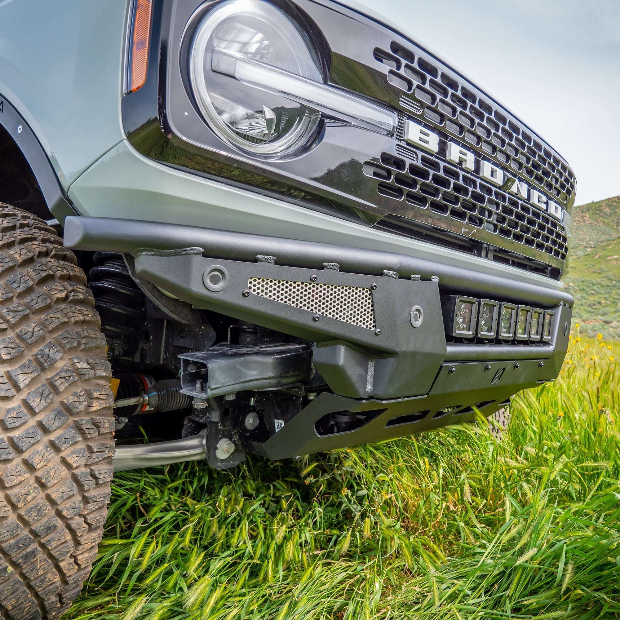 Turn Offroad Baja Tubular Front Bumper and Skid Plate for Ford Bronco