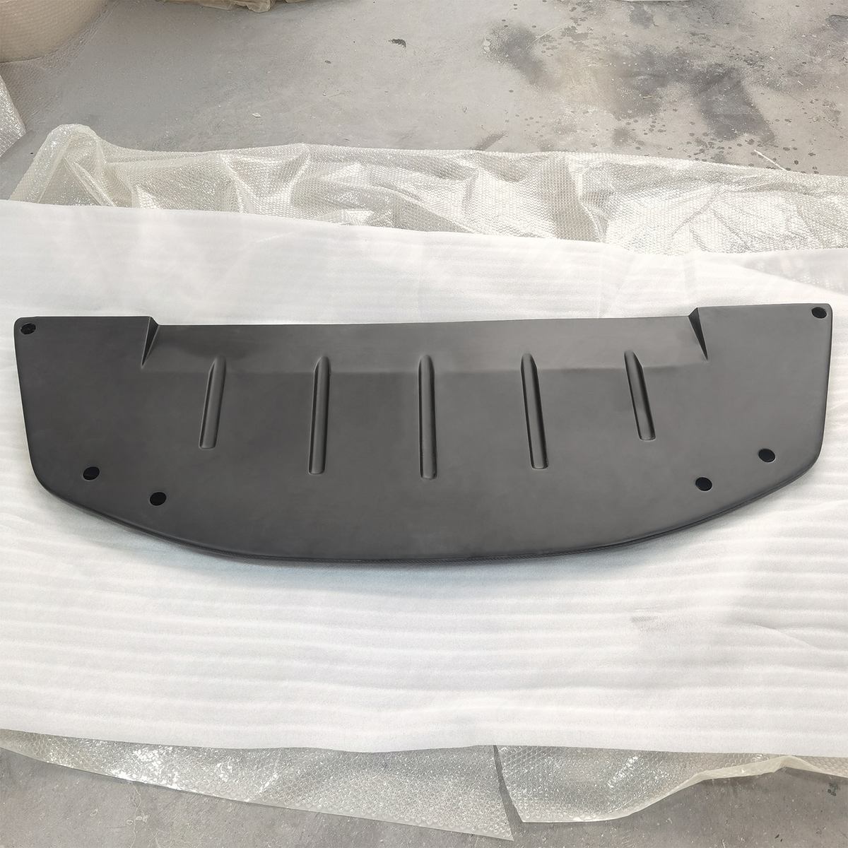 Style Carbon Fiber Front Bumper Lip Splitter Valance for Nissan Skyline GT R R32 & Nissan Skyline R32 GTS by Stratec Systems
