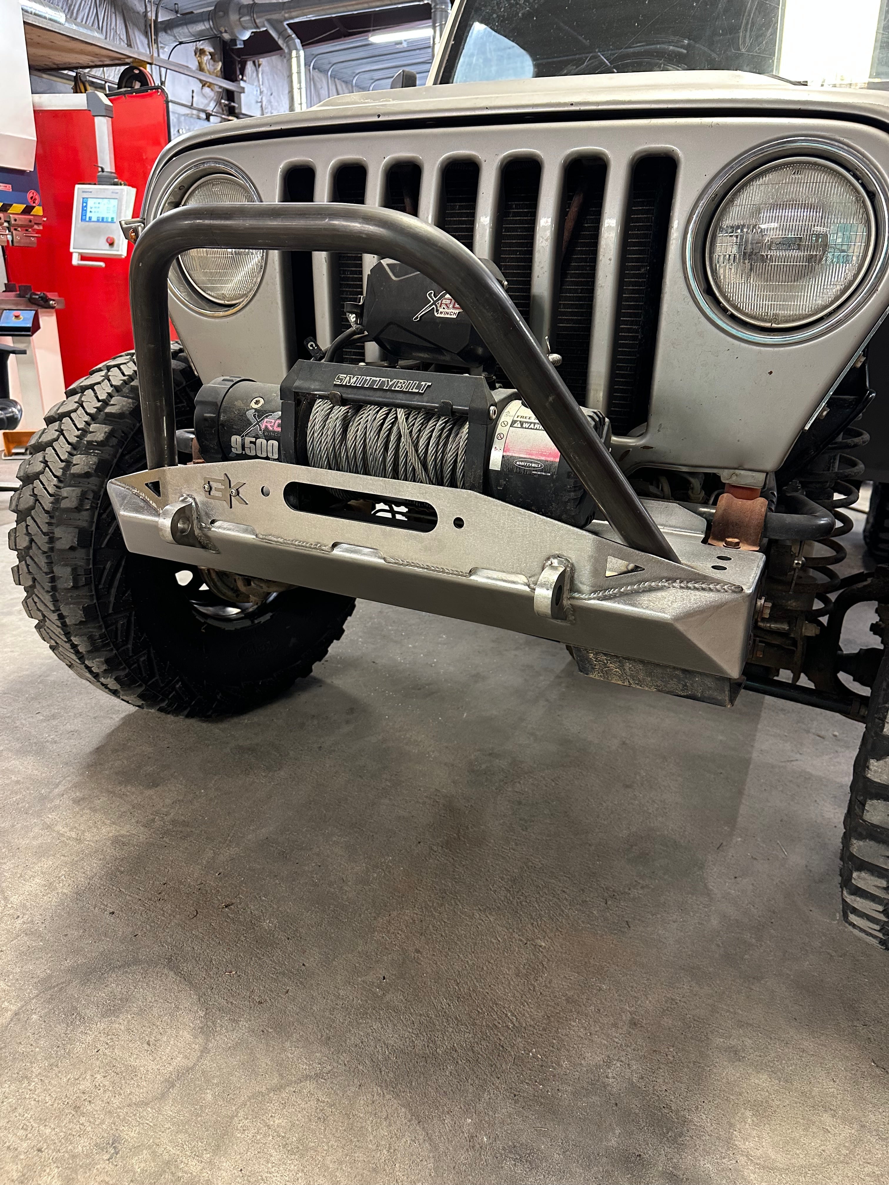 Front Diamond Series Stubby Bumper for Jeep TJ Wrangler (97-06) By Gatekeeper Off-Road