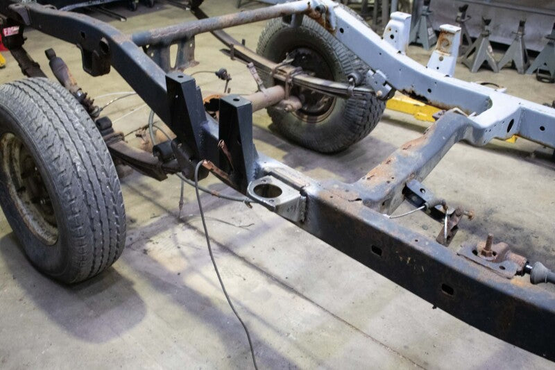 Rust Buster 88-95 Toyota Pickups Middle Body Mount- (Right)