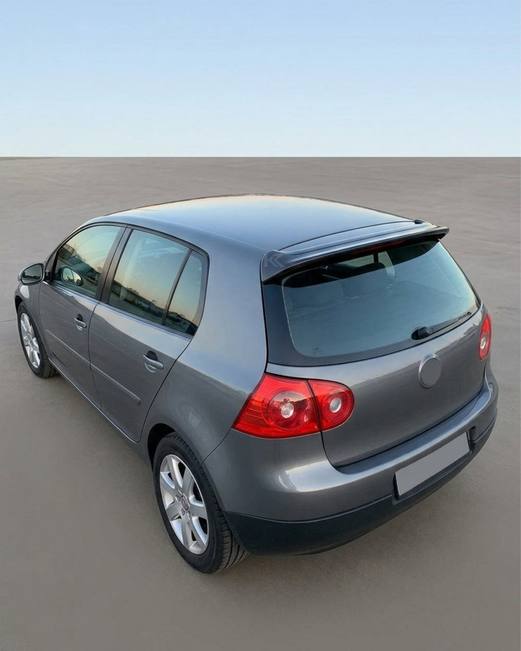 VW Golf MK5 (GTI / R32) Carbon Fiber Rear Roof Spoiler – Hatch Extension (2005–2008)
