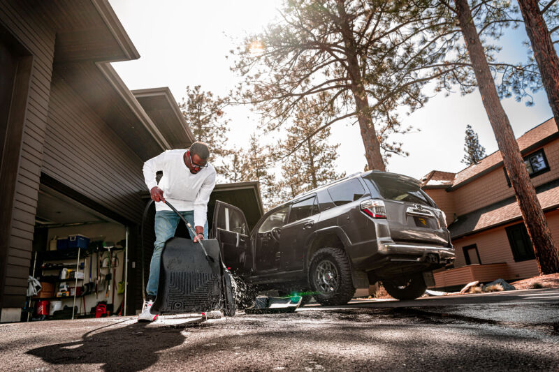 Husky Liners 18-25 Volvo XC60X-Act Contour Black Floor Liners (2nd Seat)