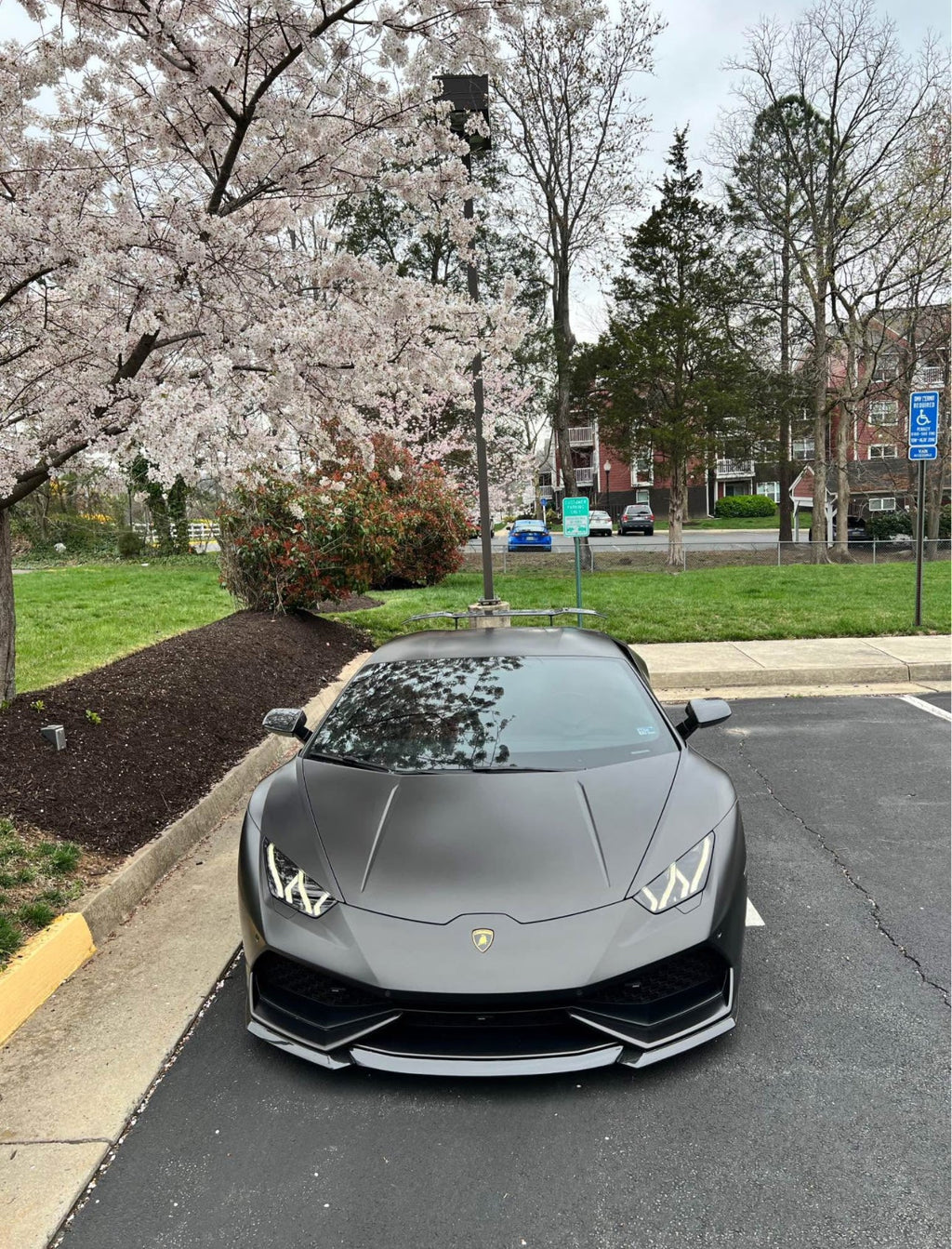 V-Style Carbon Fiber Front Lip - LAMBORGHINI HURACAN