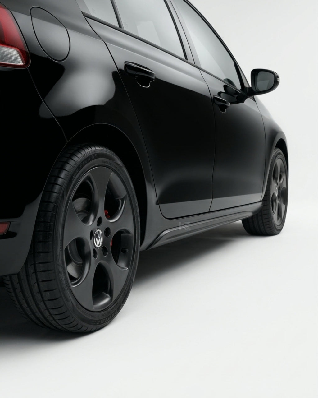 VW Golf MK6 Carbon Fiber Side Skirt Extensions – GTI / Golf VI (2008–2013)