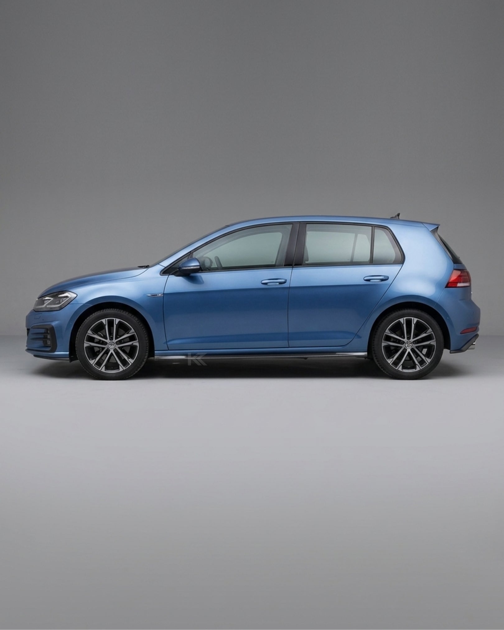 VW Golf MK7 / MK7.5 R-Line & R Carbon Fiber Side Skirt Extensions (2014–2018)
