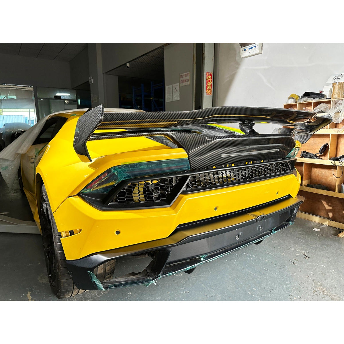Carbon Fiber AP Wing With Base Panel - Lamborghini Huracan