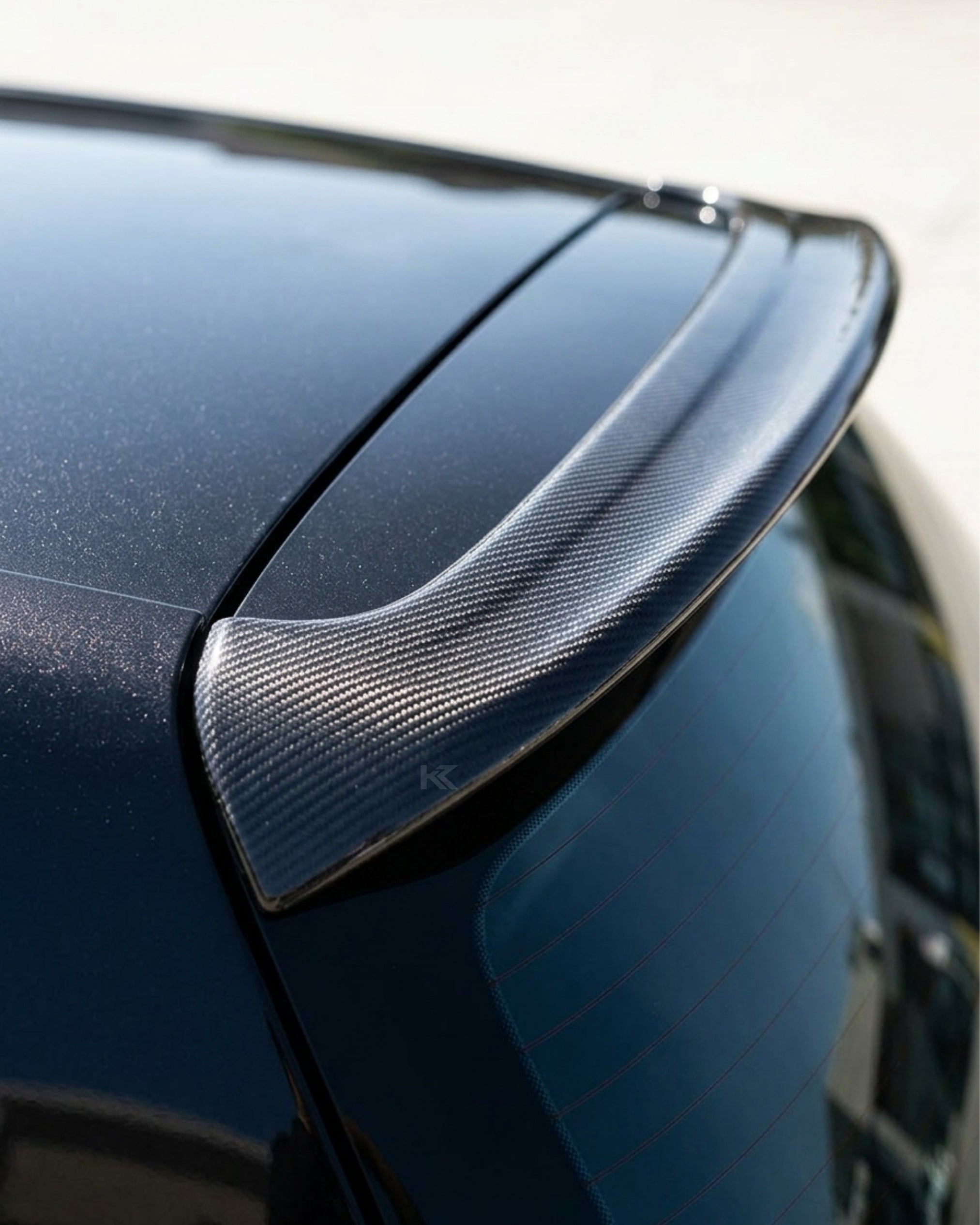 VW Golf MK5 (GTI / R32) Carbon Fiber Rear Roof Spoiler – Hatch Extension (2005–2008)