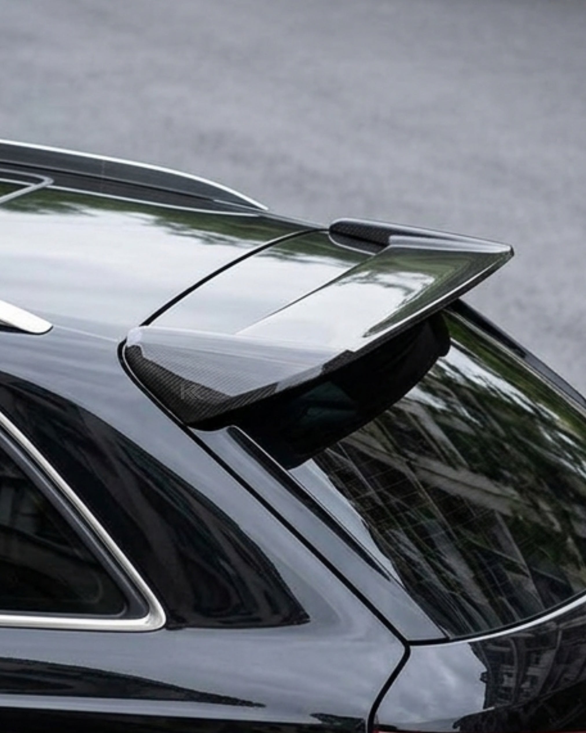 Audi Q3 (8U) Carbon Fiber Rear Roof Spoiler – Sport Style (2012–2017 4-Door)