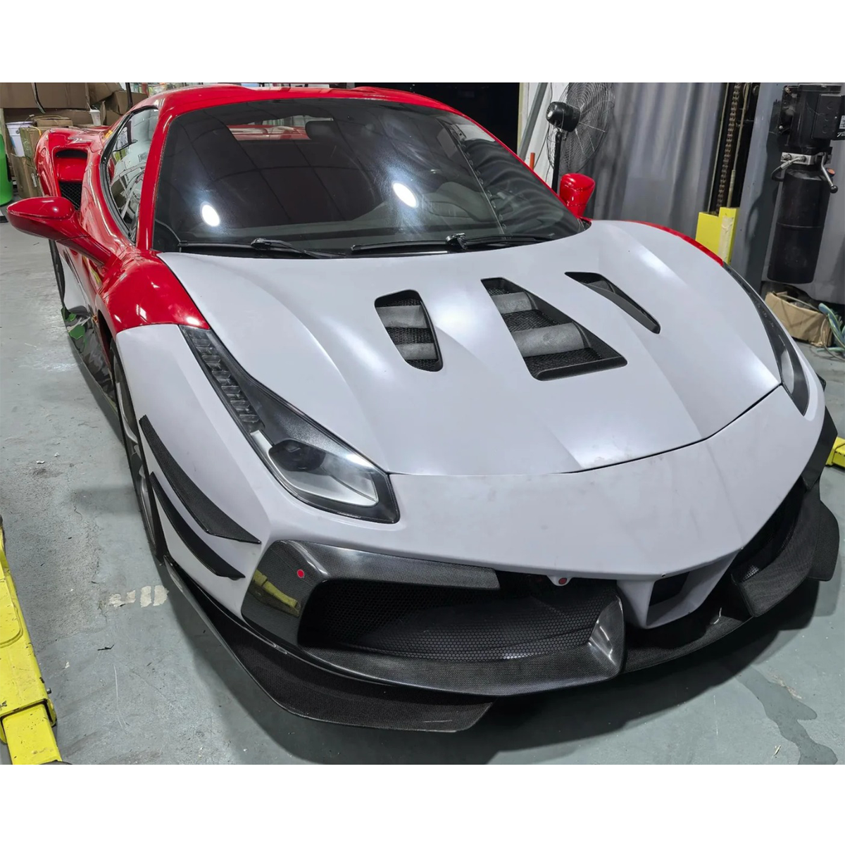 Prepreg Carbon Fiber EVO Style Aerodynamic Body Kit for Ferrari 488 by Stratec Systems