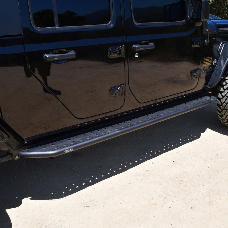 Westin 20-24 Jeep Gladiator Outlaw Running Board