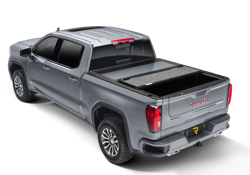 UnderCover 14-15 Chevy/GMC Silverado/Sierra 68.4in Fusion Bed Cover - Victory Red