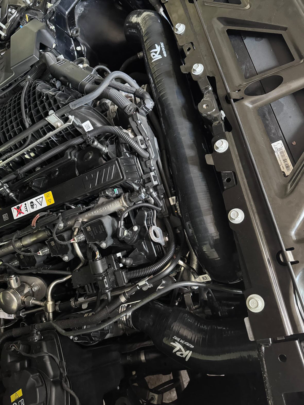 IRL BMW G8X Front Mount Intake G8X