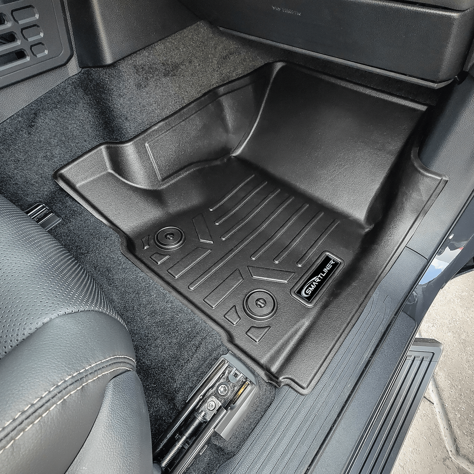 SMARTLINER All Weather Custom Fit Floor Liner Compatible With 2024-2025 Toyota Tacoma Carpet Xtra Cab with Manual Transmission