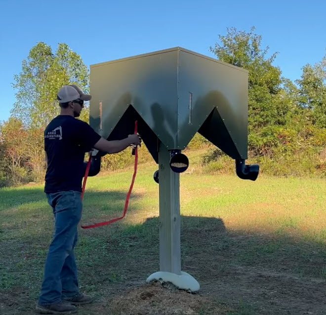 Coonless Deer Feeder