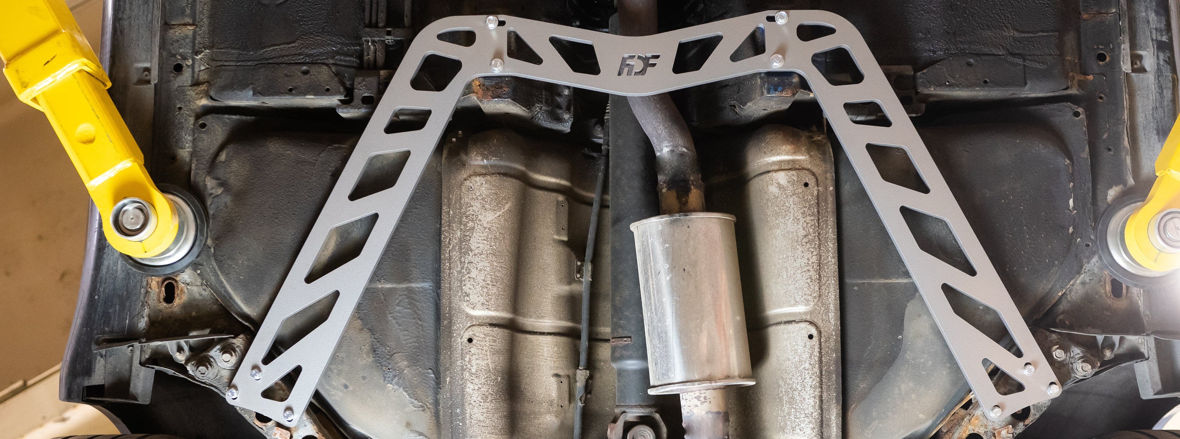 FDF RaceShop Nissan 350Z/ Infiniti G35 Rear W-Brace