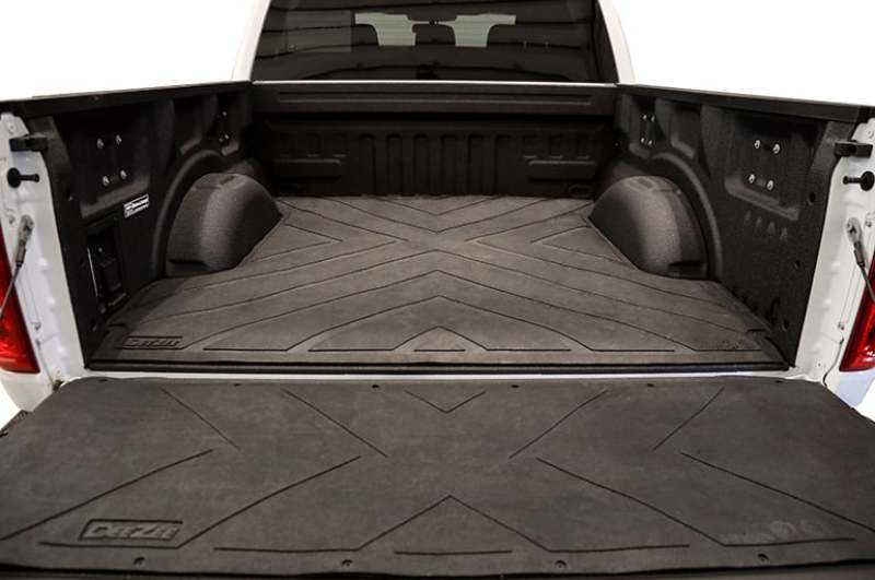 Dee Zee 19-23 Dodge/Ram Ram Heavyweight Bed Mat - Custom Fit 5 1/2Ft Bed (X Pattern)