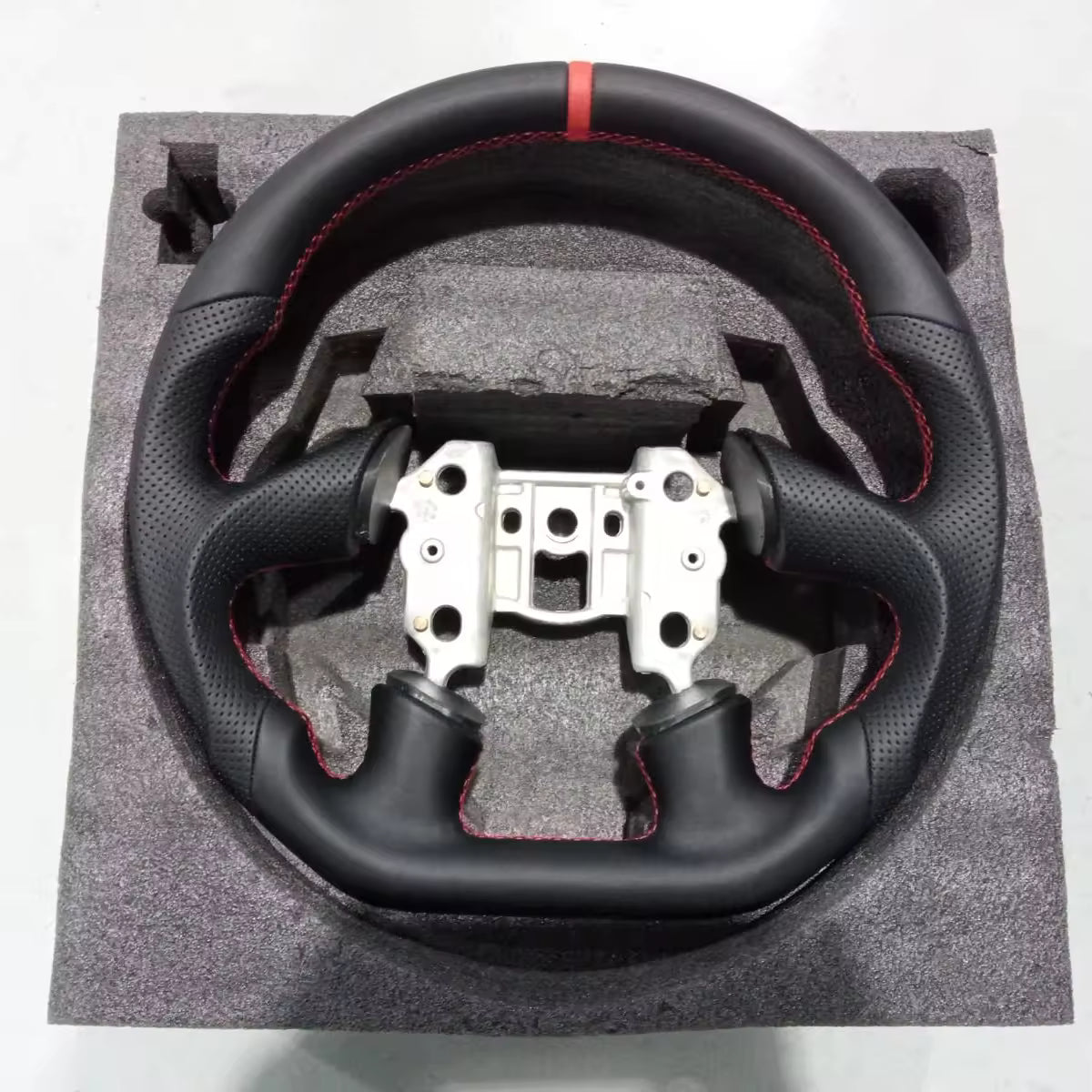 Full Leather Steering Wheel for Chevrolet Corvette C6 2005 4-Spoke with Red/Black Center Line (Non-Heated)