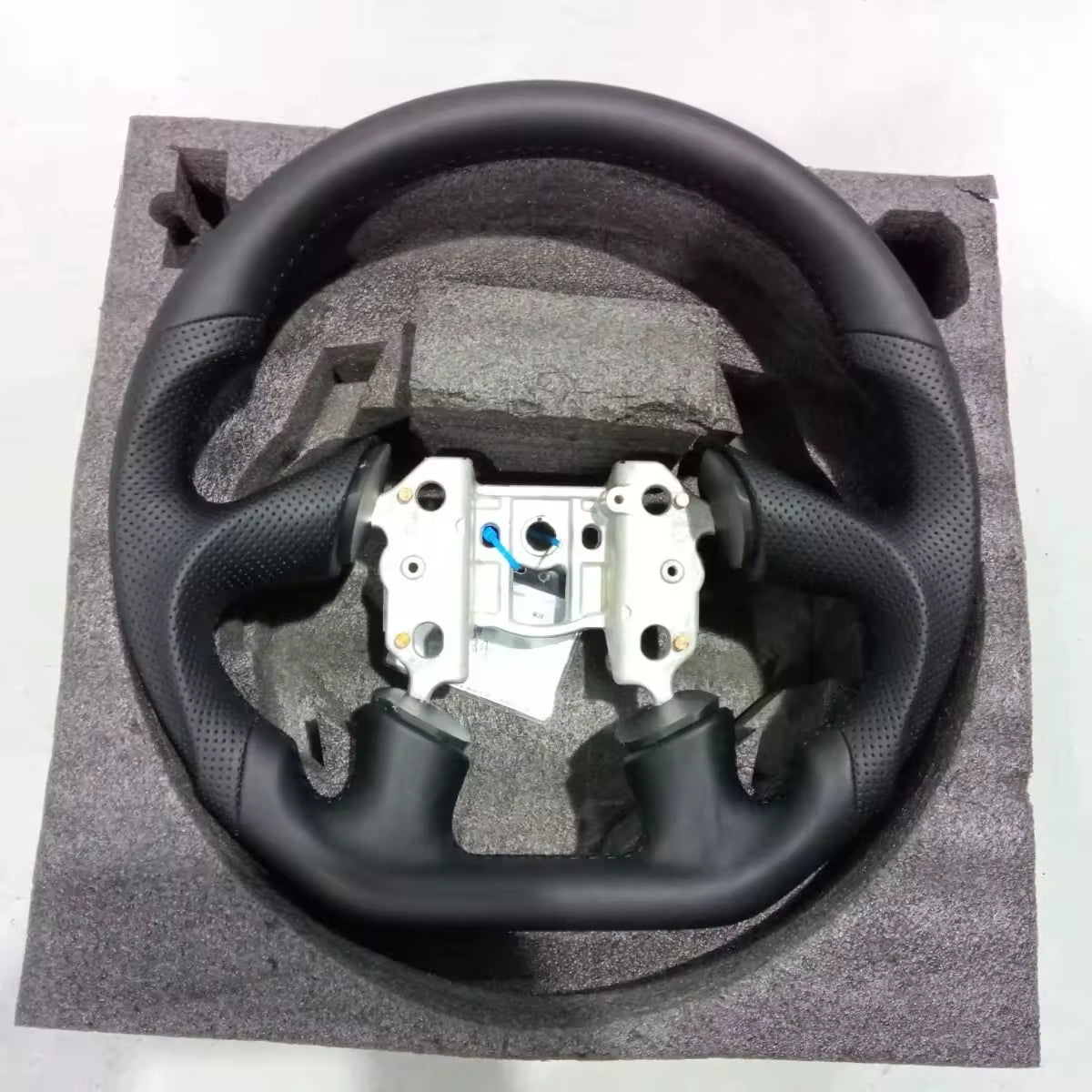 Hand-Stitched Leather Steering Wheel for Corvette C6 2005 (D-Shaped)