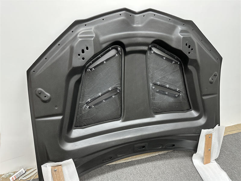 Lamborghini URUS MSY Style Carbon Fiber Hood 2018-2022 - Bull Boost Performance