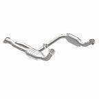 MagnaFlow Direct Fit Catalytic Converter 00-01Tahoe/Yukon V8 5.7L