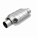 MagnaFlow Universal Catalytic Converter 3 W/Dual O2 Boss