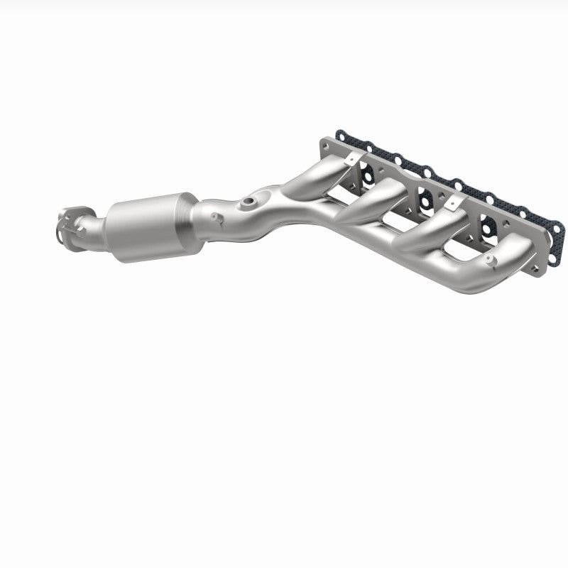 MagnaFlow 05-06 Nissan Titan 5.6L Direct Fit Converter