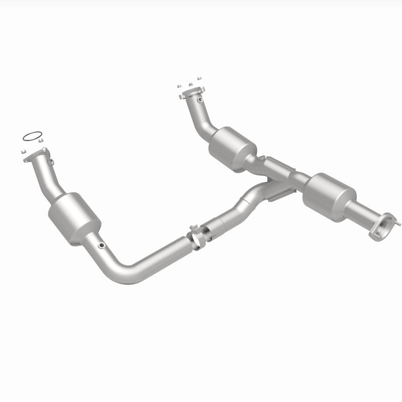 MagnaFlow 18-20 Chevrolet Express 2500 Single Underbody 4.3L Direct Fit Catalytic Converter