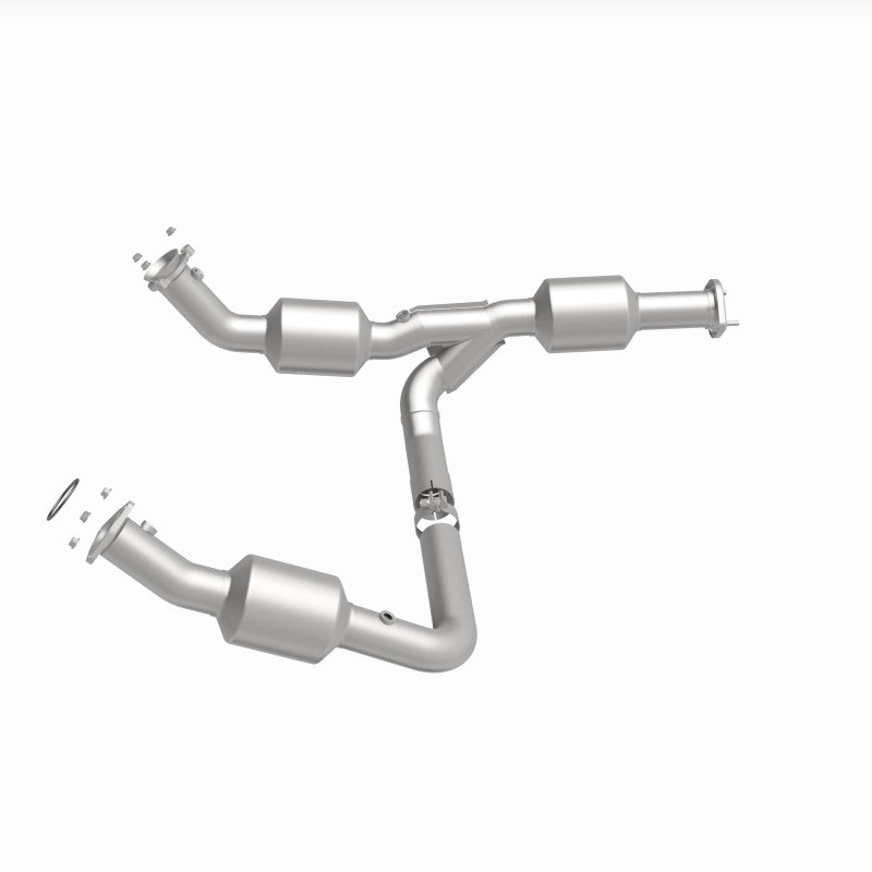 MagnaFlow 18-20 Chevrolet Express 2500 Single Underbody 4.3L Direct Fit Catalytic Converter