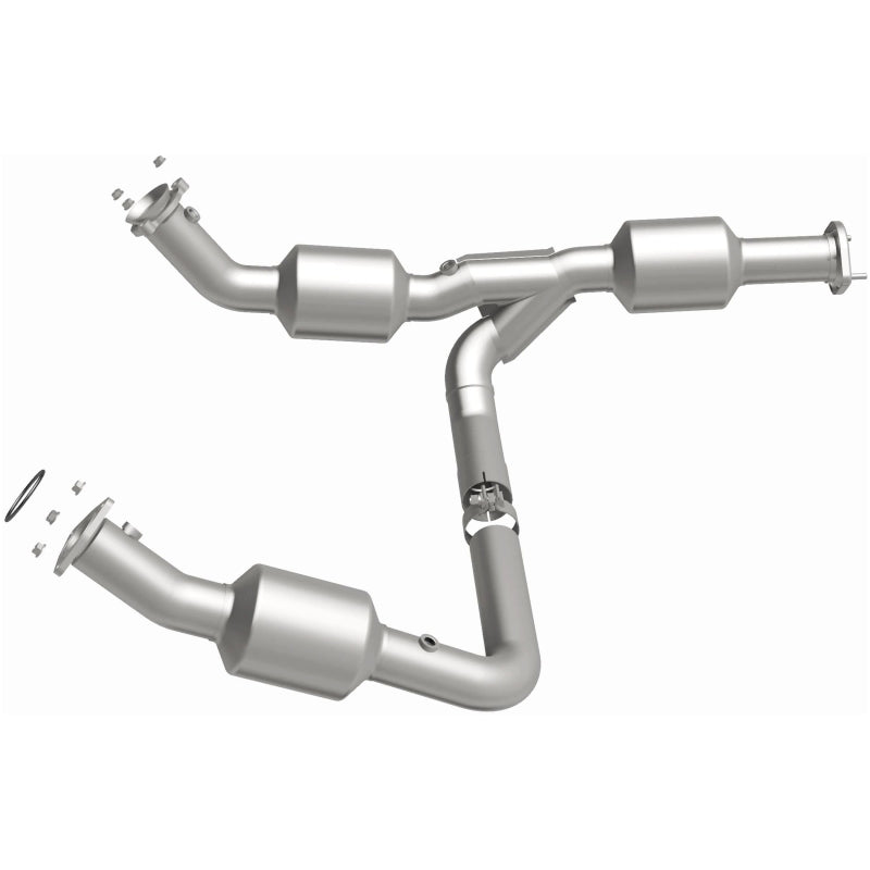 MagnaFlow 18-20 Chevrolet Express 2500 Single Underbody 4.3L Direct Fit Catalytic Converter