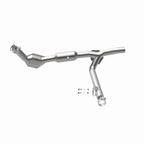 MagnaFlow 01-03 Ford F150 XL/XLT V6 4.2L OEM Grade / EPA Compliant Direct-Fit Catalytic Converter