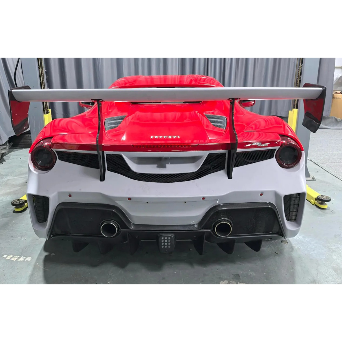 Prepreg Carbon Fiber EVO Style Aerodynamic Body Kit for Ferrari 488 by Stratec Systems