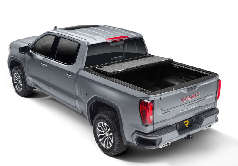 UnderCover 14-18 Chevy/GMC Silverado/Sierra 68.4in Fusion Bed Cover - Silver Ice