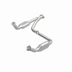 MagnaFlow Direct Fit Catalytic Converter 00-01Tahoe/Yukon V8 5.7L