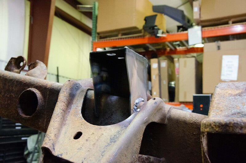 Rustbuster Front Bed Mount Right Side