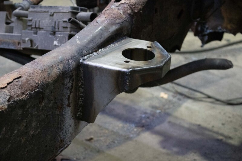 Rustbuster Front Cab Mount Right Side