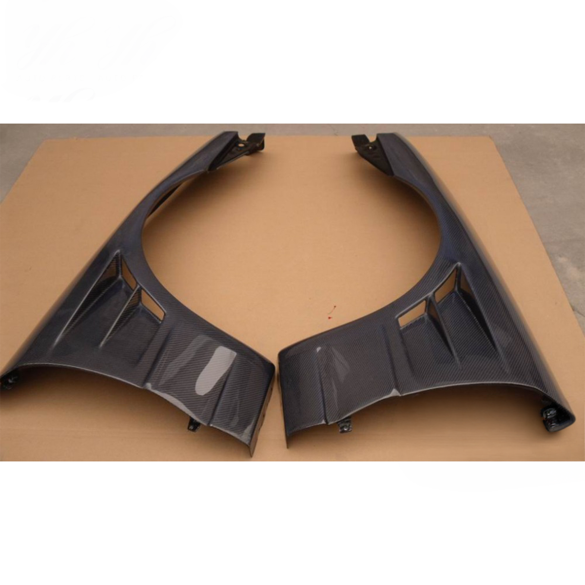 Carbon Fiber Front Fenders Pair for Nissan Skyline R32 GTS by Stratec Systems