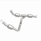 MagnaFlow 18-20 Chevrolet Express 2500 Single Underbody 4.3L Direct Fit Catalytic Converter