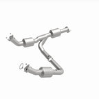 MagnaFlow 18-20 Chevrolet Express 2500 Single Underbody 4.3L Direct Fit Catalytic Converter