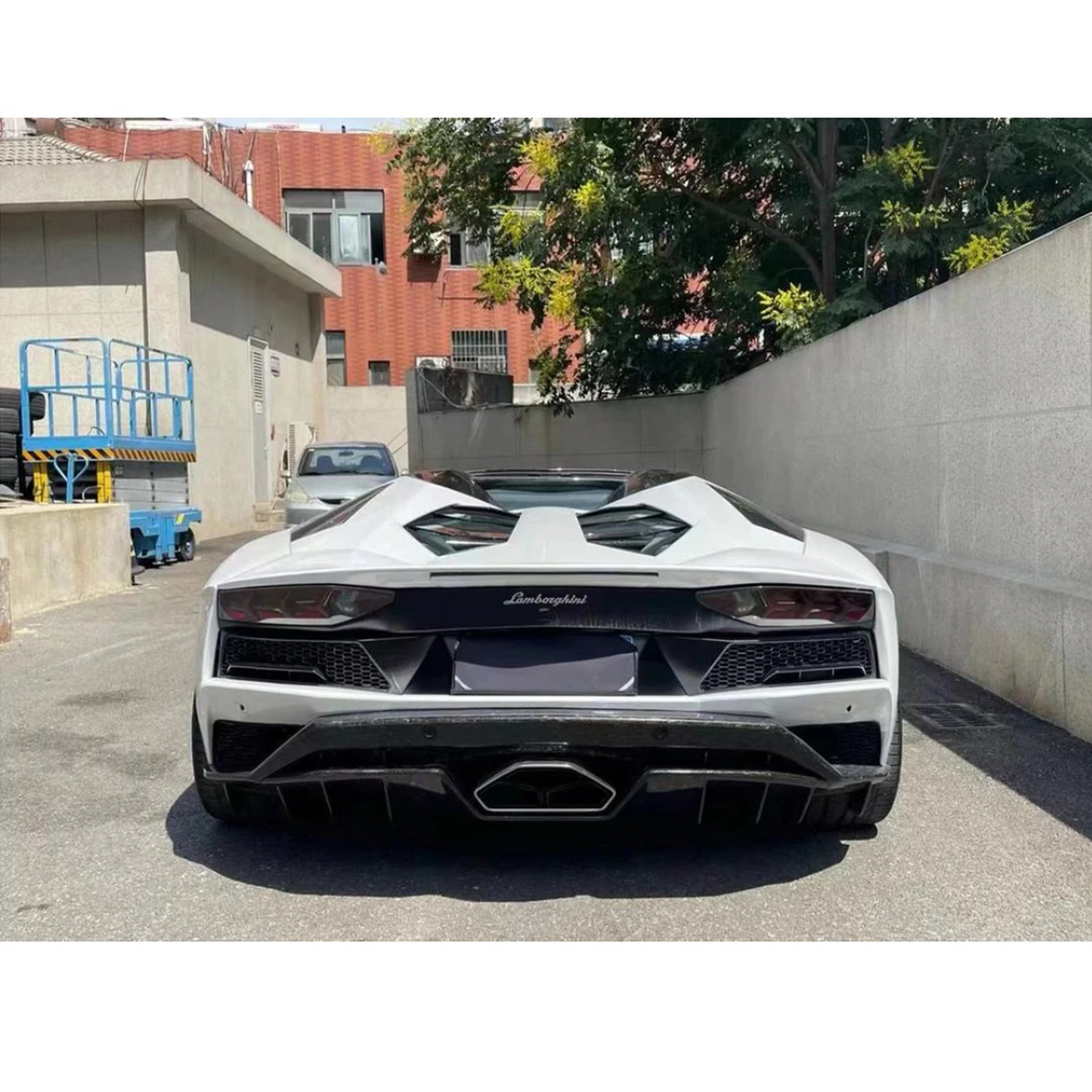 OEM Style Dry Carbon Fiber Front Lip and Rear Diffuser for Lamborghini Aventador LP740 - Bull Boost Performance