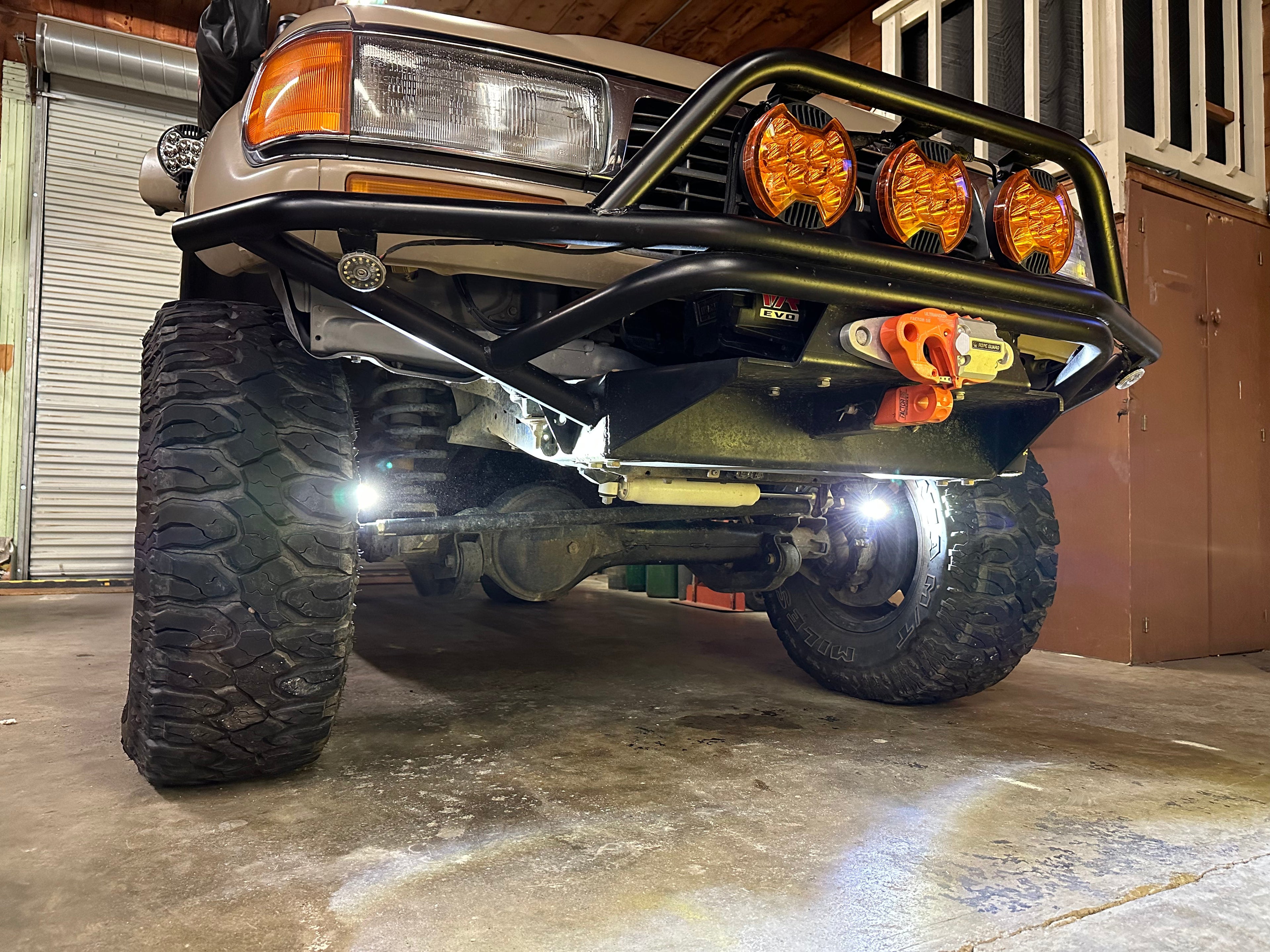 Toyota FJ80 Landcruiser Steerable Knuckle Pod Light Mounts (1990-1997) By Gatekeeper Off-Road