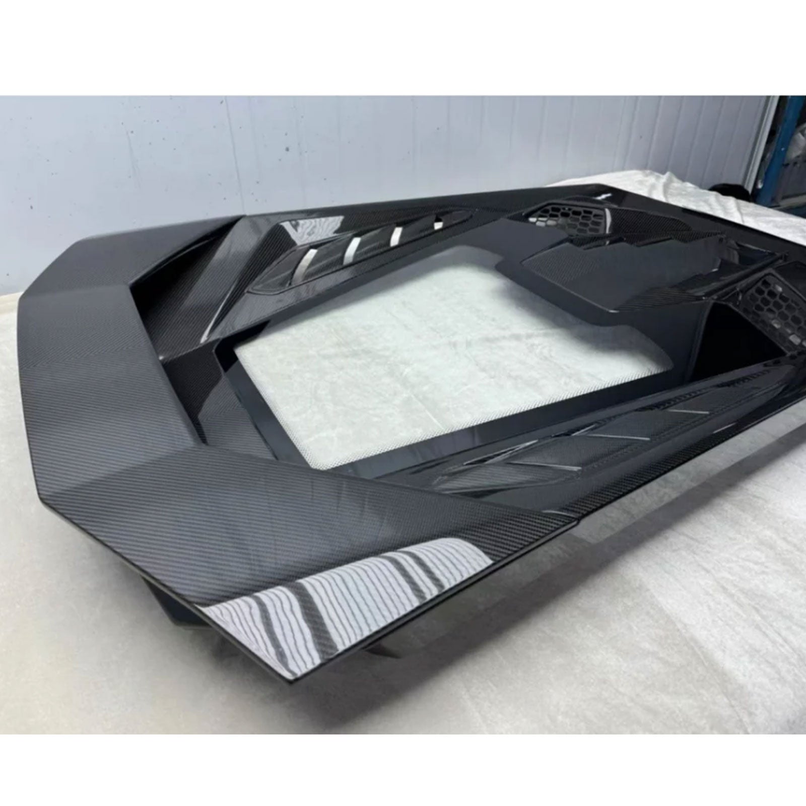 Carbon Fiber Engine Hood Cover with Transparent Window for Lamborghini Huracan LP580 LP610 EVO - Bull Boost Performance