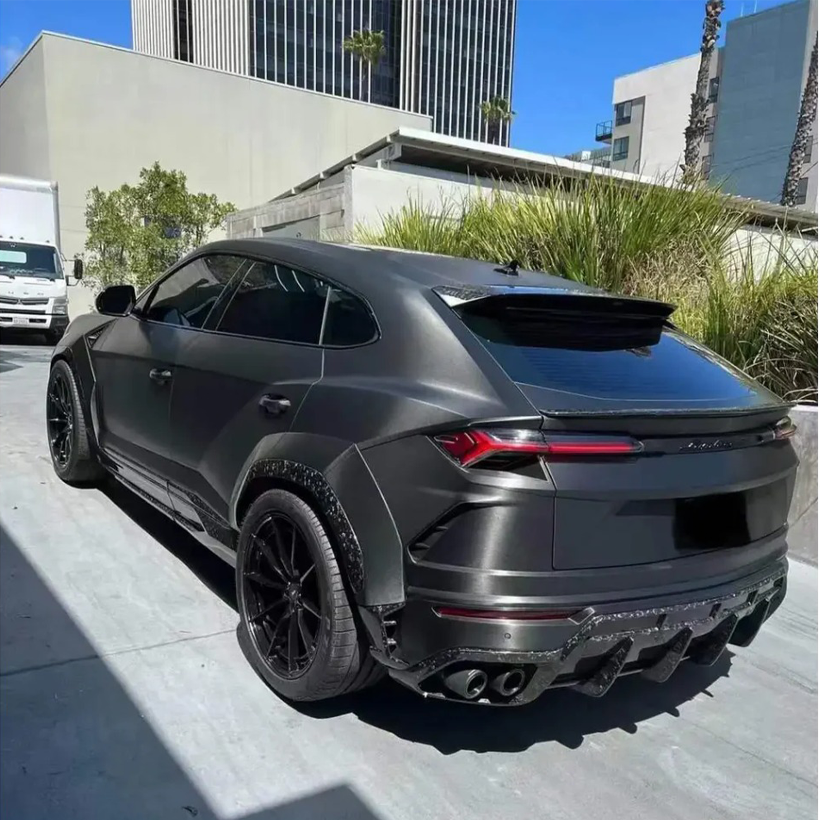 1016 Style Full Dry Carbon Fiber Aero Kit for Lamborghini Urus - Bull Boost Performance
