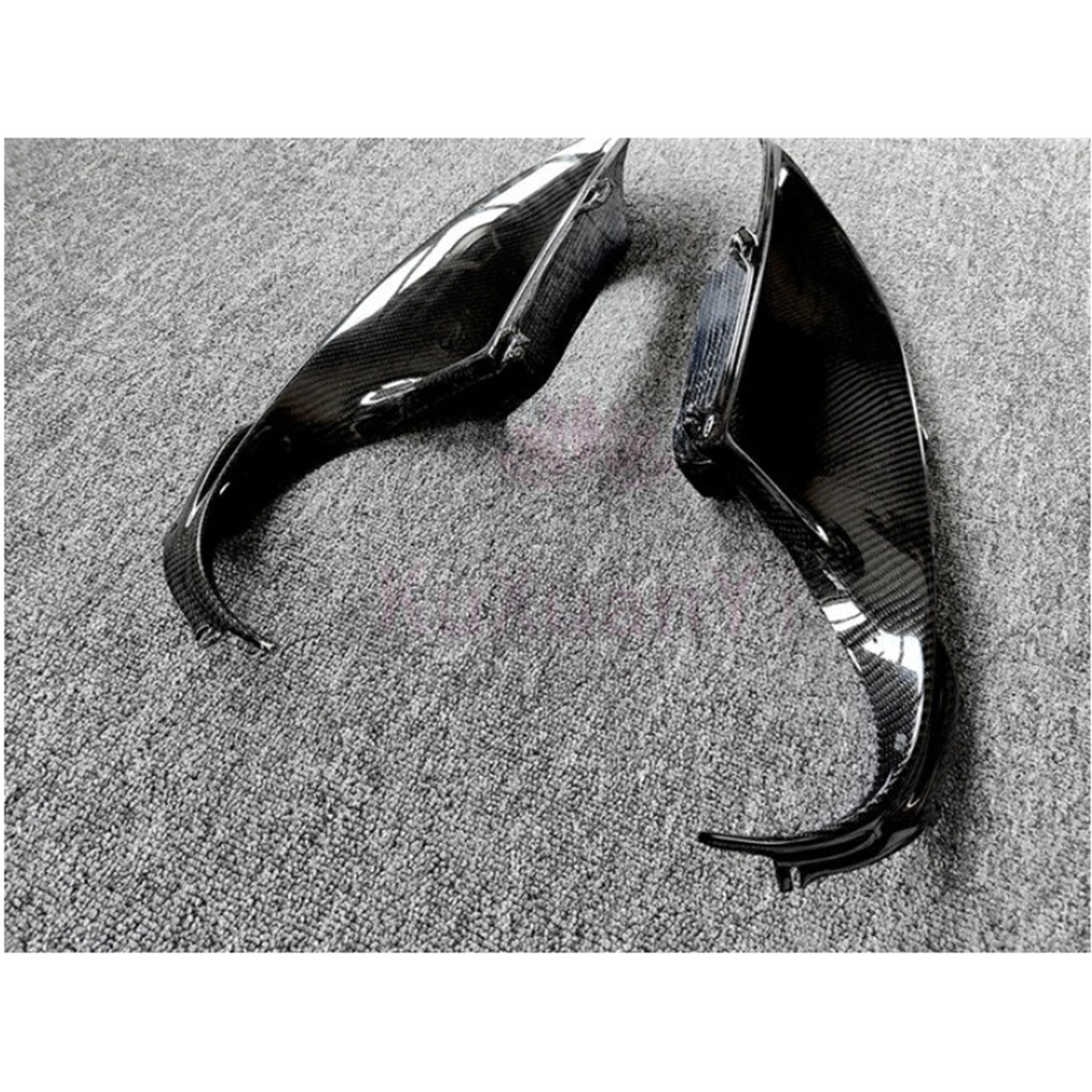 N Style Carbon Fiber Rear Fog Tail Light Surround Cover for Ferrari 488 GTB / Spider by Stratec Systems