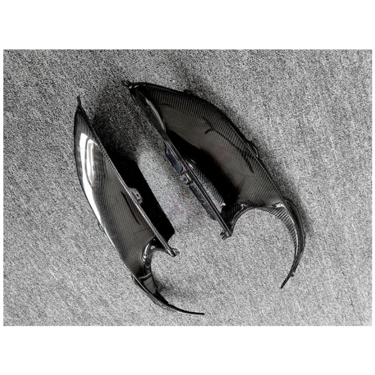 N Style Carbon Fiber Rear Fog Tail Light Surround Cover for Ferrari 488 GTB / Spider by Stratec Systems