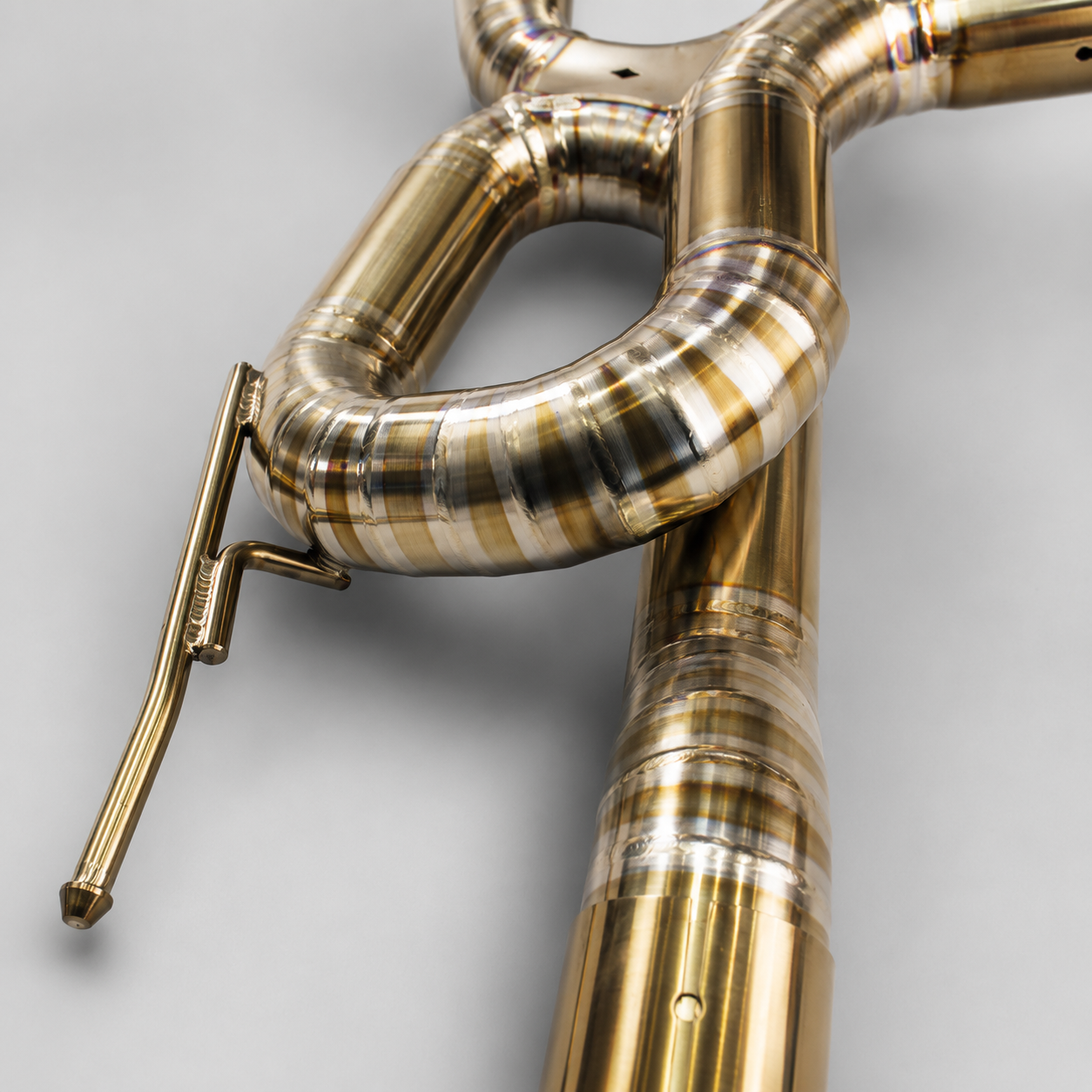 Valved Sport Exhaust System for Lamborghini Urus by Stratec Systems