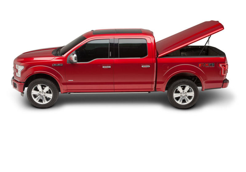 UnderCover 16-18 Chevy Silverado 1500 (19 Legacy) 6.5ft Elite LX Bed Cover - Pull Me Over Red