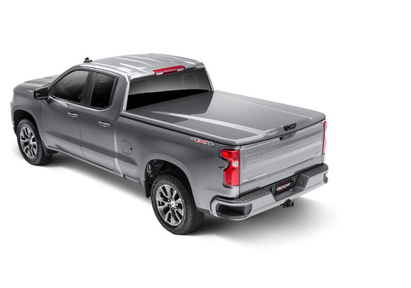 UnderCover 22-23 Chevy Silverado 5.9 ft Elite Bed Cover w/ Multi Flex TG - Cherry Red Tintcoat